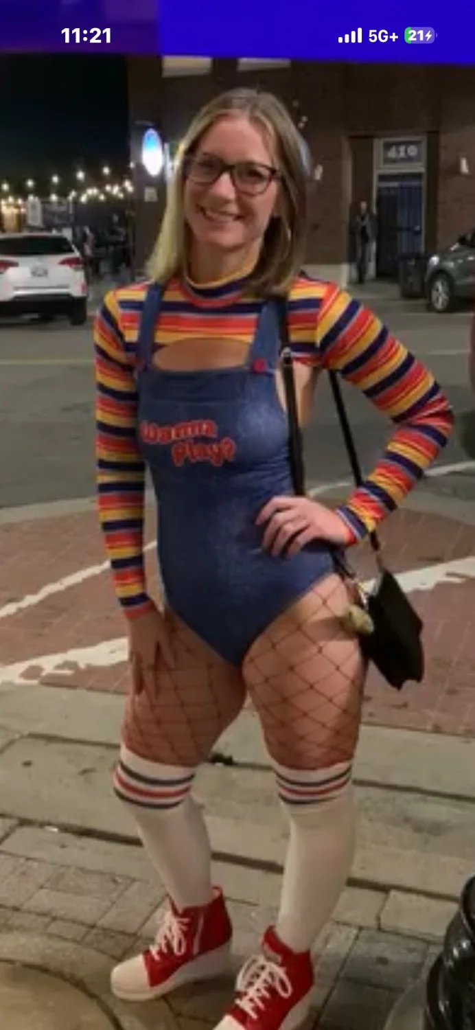 My friends moms a smokeshow image 9