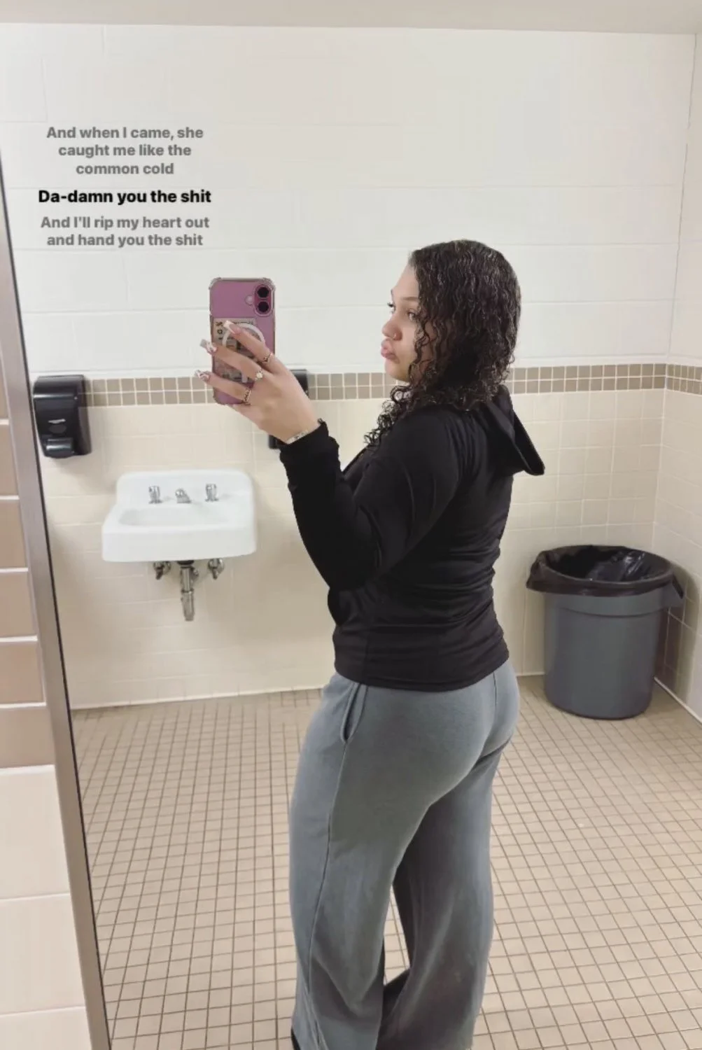 Pretty eye teen baddie Trish image 5