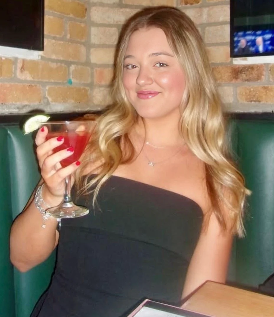 OLIVIA Needs your Cum All Over Her Beautiful Face and Body image 3