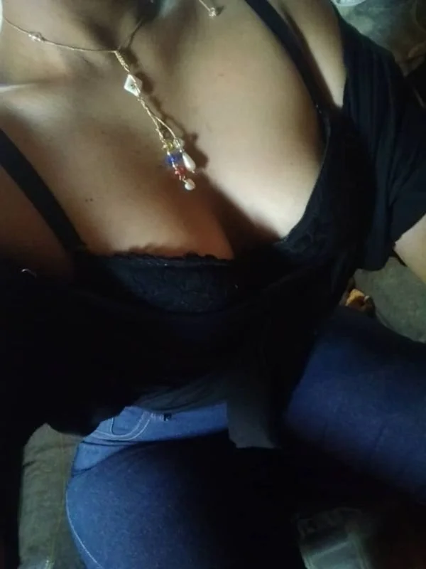 Venezolana con rico culo image 14