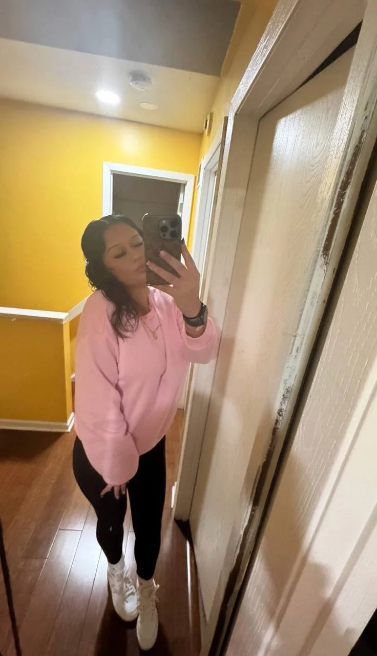 What yall doin with this Elgin baddie?💦 image 3