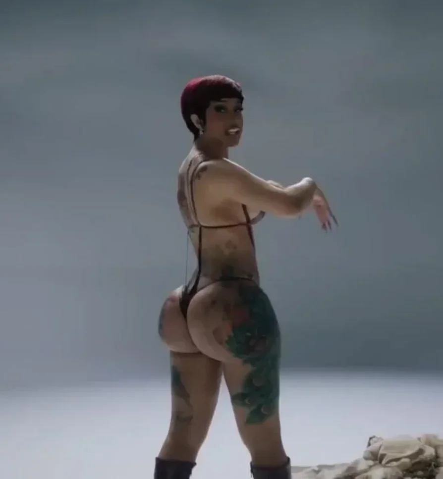 cardi b image 3