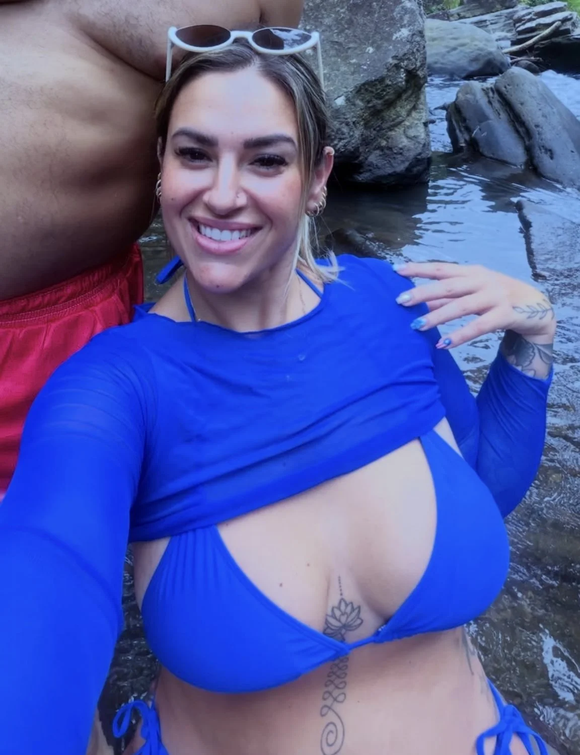 Big ass and tits tatted Brazilian milf main image