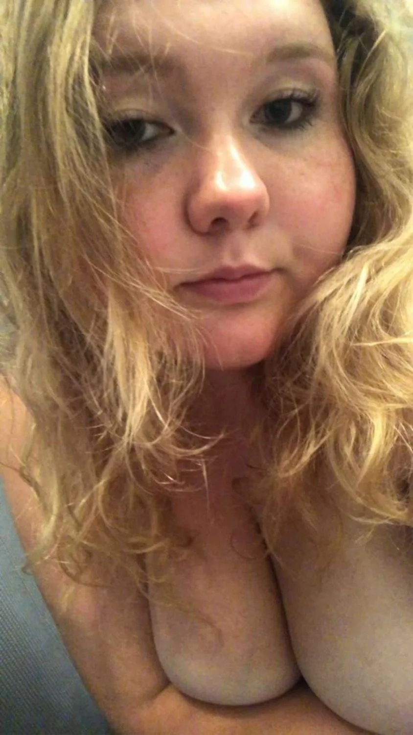 More of fat bisexual hoe Lola image 4