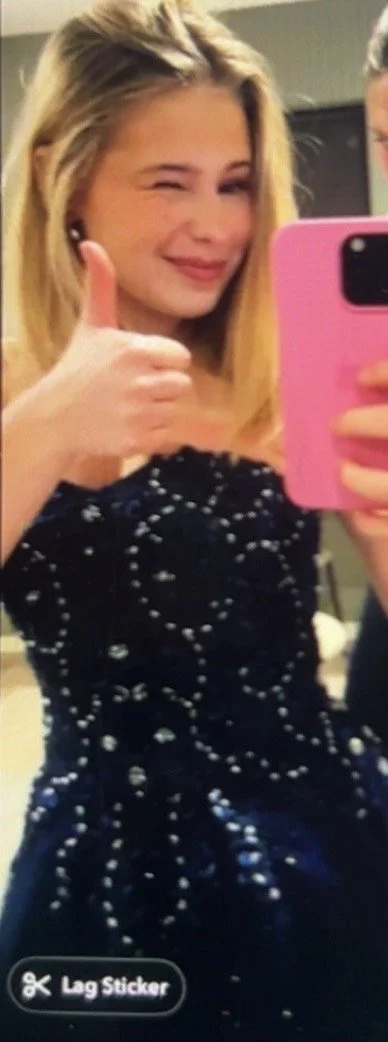 snap tease Comment something about her for nudes in dm image 2