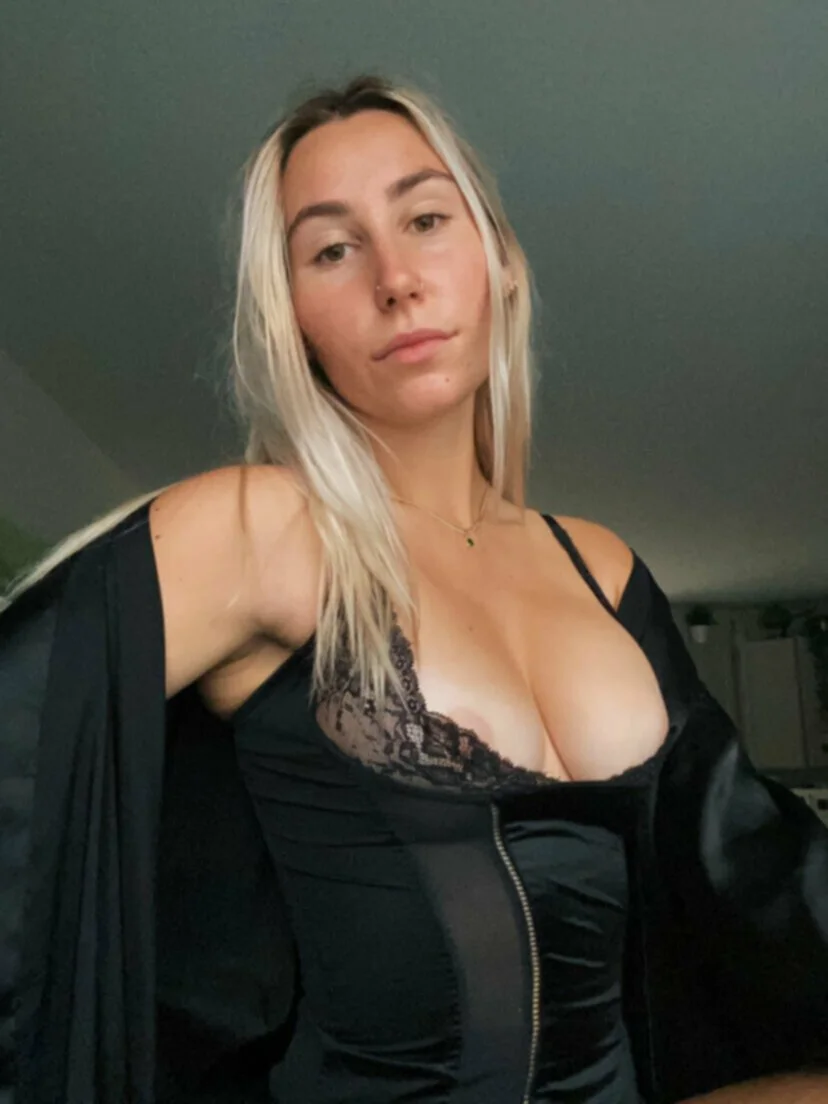 Blondie image 9