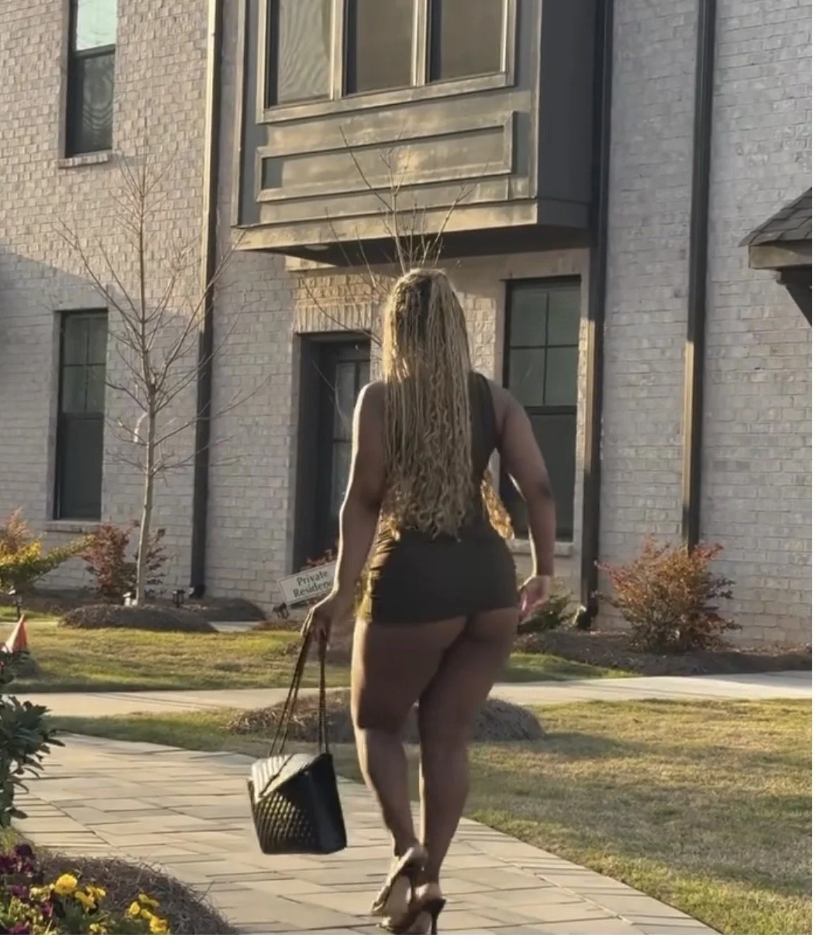 No panties outside image 2