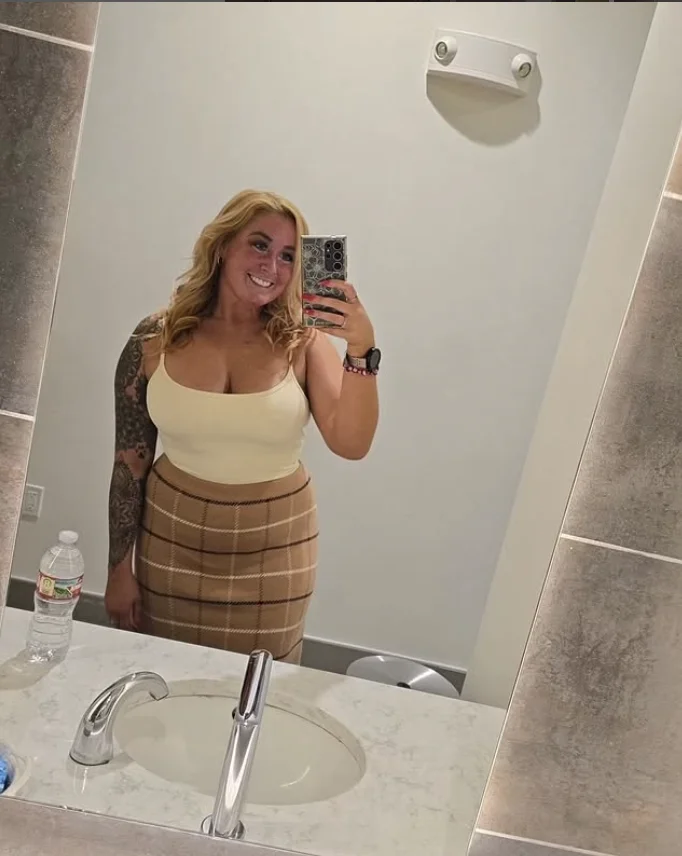 My friend's gorgeous blonde PAWG girlfriend image 11