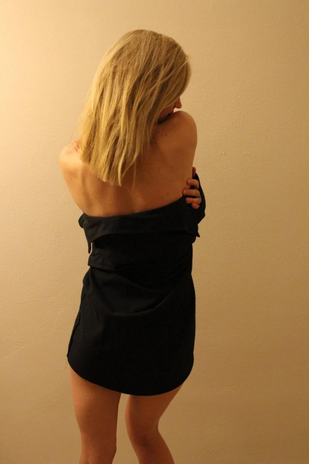 Police Officer's wife Wendy amateur boudoir image 20