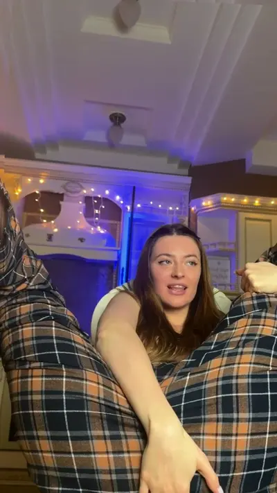 🔞 round ass naked horny orgasming wet orgasm 💦🫦 Check OF cover image