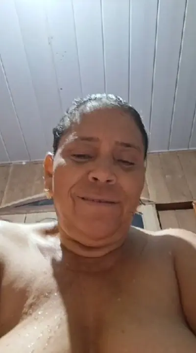 Tia gorda coroa madura dos peitões - gordinha, fat, mature, milf. cover image