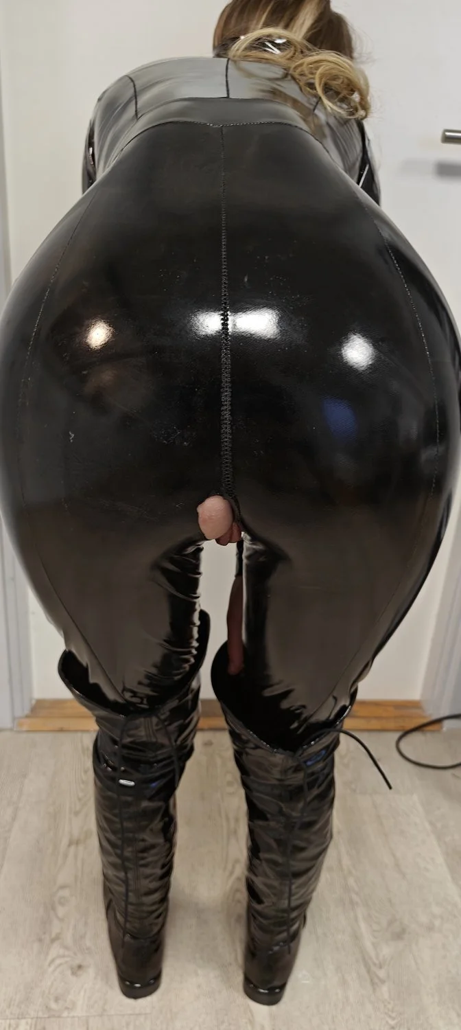 Sexy GF in PVC image 24