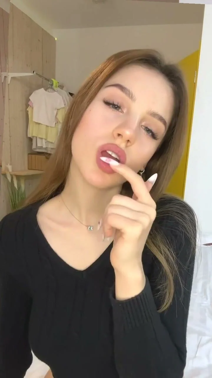 🔞 nude perfect ass nude slut stripping naked dripping 😈💦 See OF image 4
