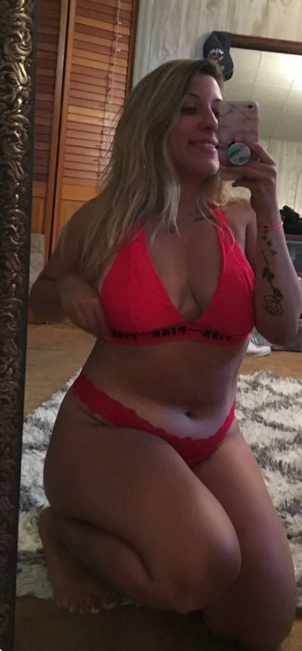 Slut Ali loves showing off image 7
