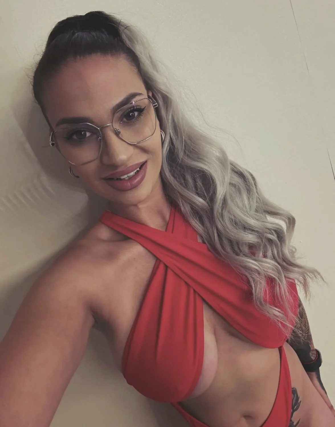 Romanian slut girl like to getting cum inside image 2