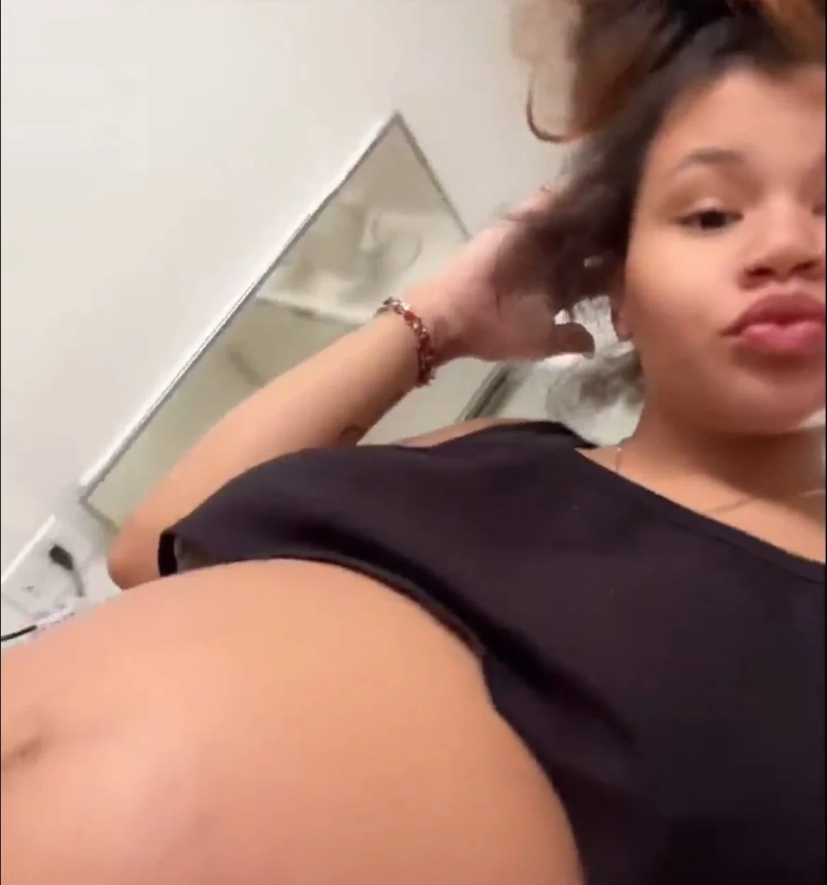 Pregnant nip slip image 5