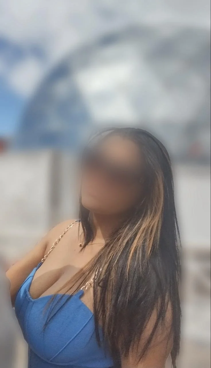 Delicia essa esposinha de corno, merece muita punheta image 2