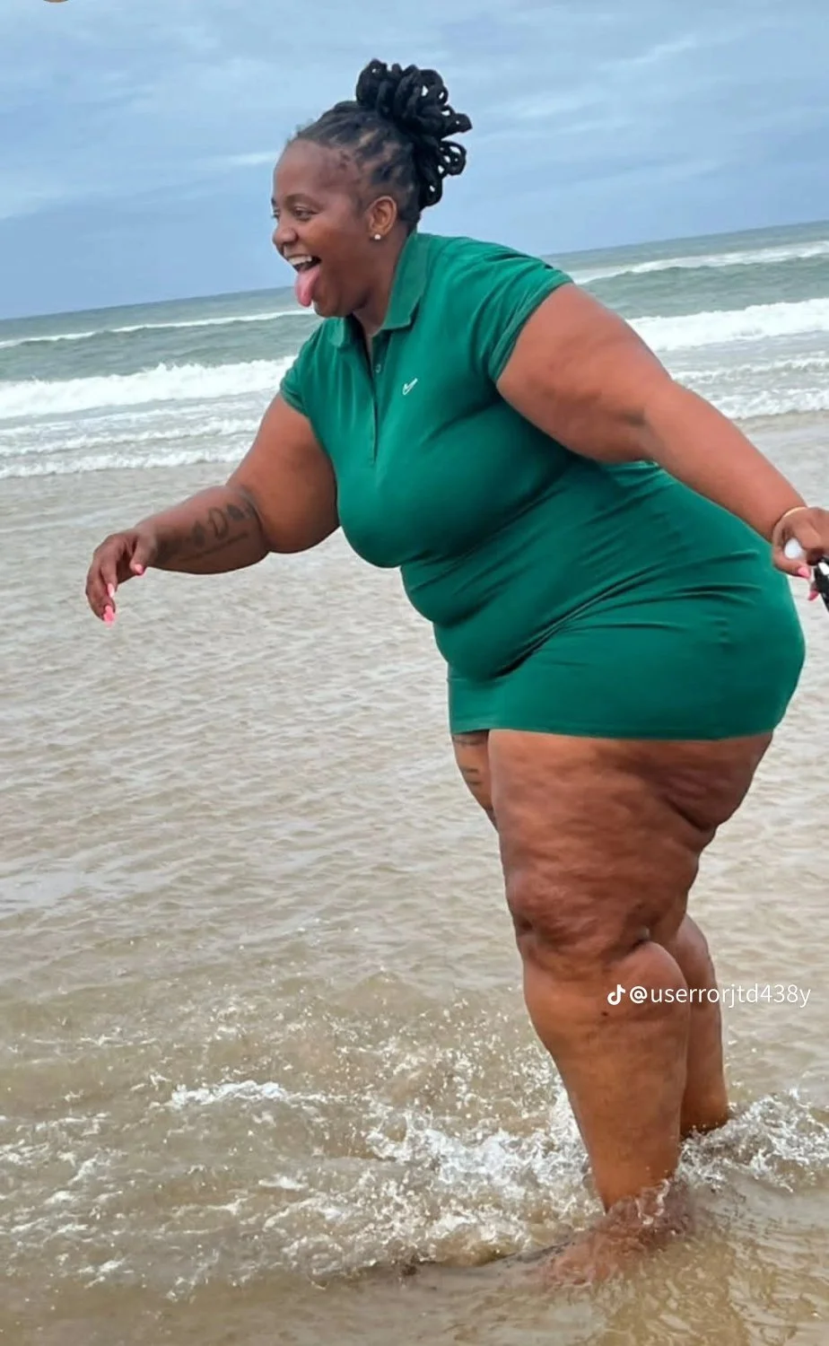 Random Ghettobooty Aunty Goon Meat image 2
