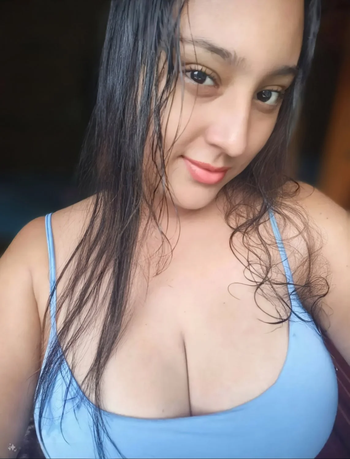 Hermosa morena tetona, que enormes pechos🥵🥵😋😋 image 19