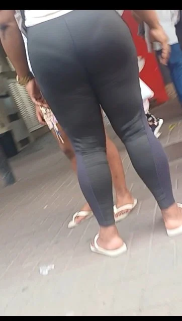 Moça tem uma aranha na sua bunda, kkkkk sempre funciona. Ensino passo a passo main image
