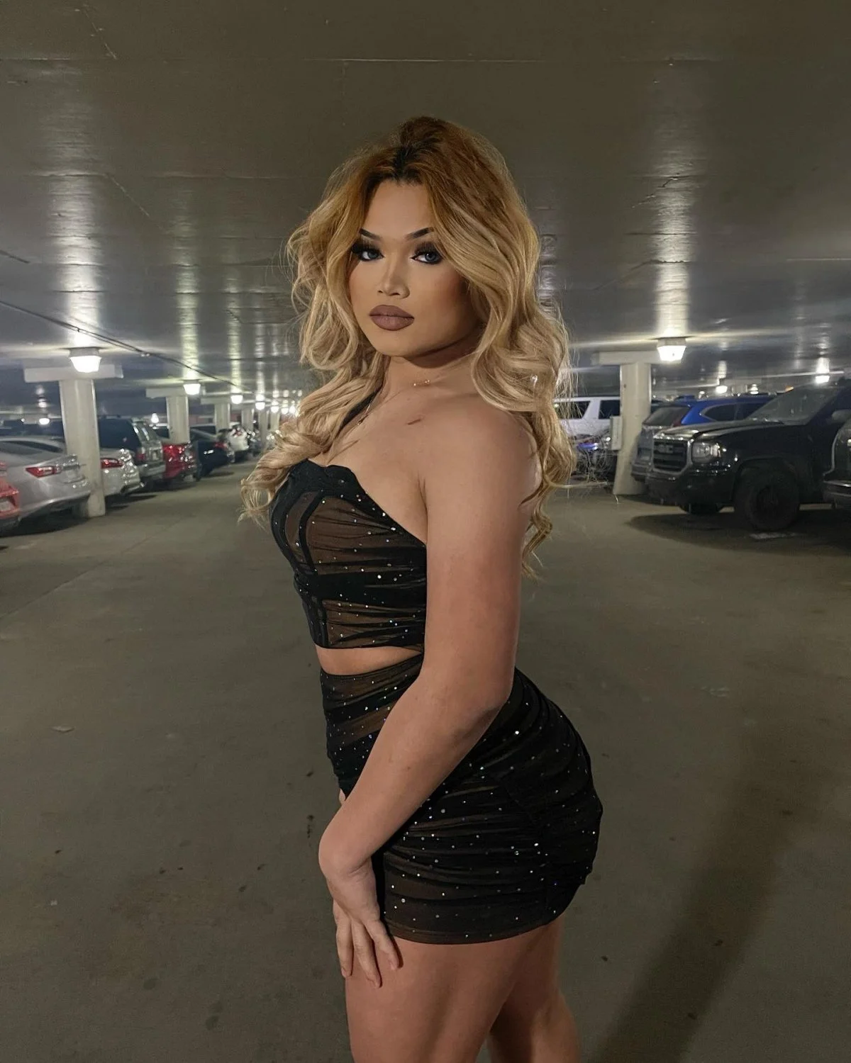 Fine Ass trans main image