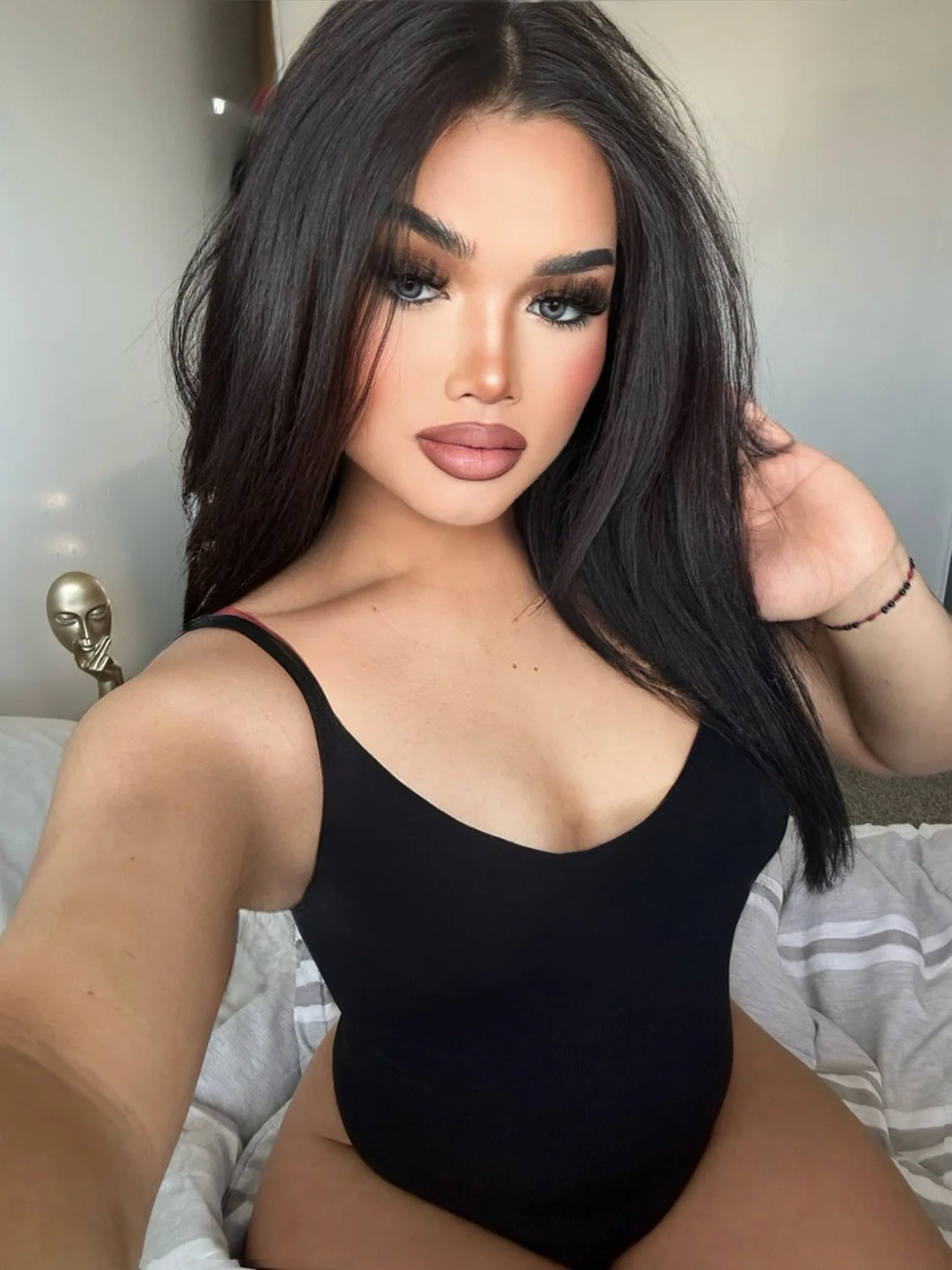 Fine Ass trans image 14