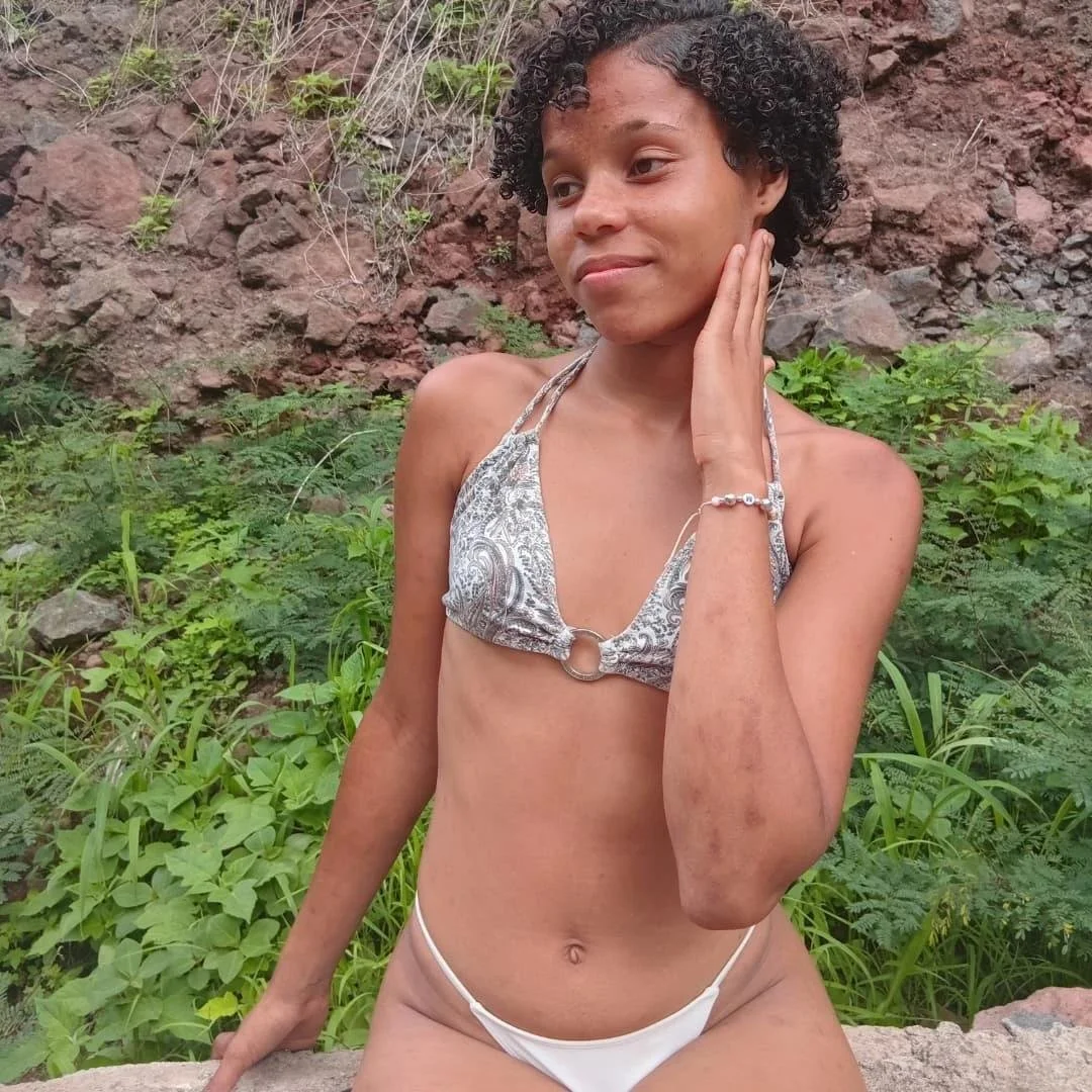 Cristina 18 yo image 1