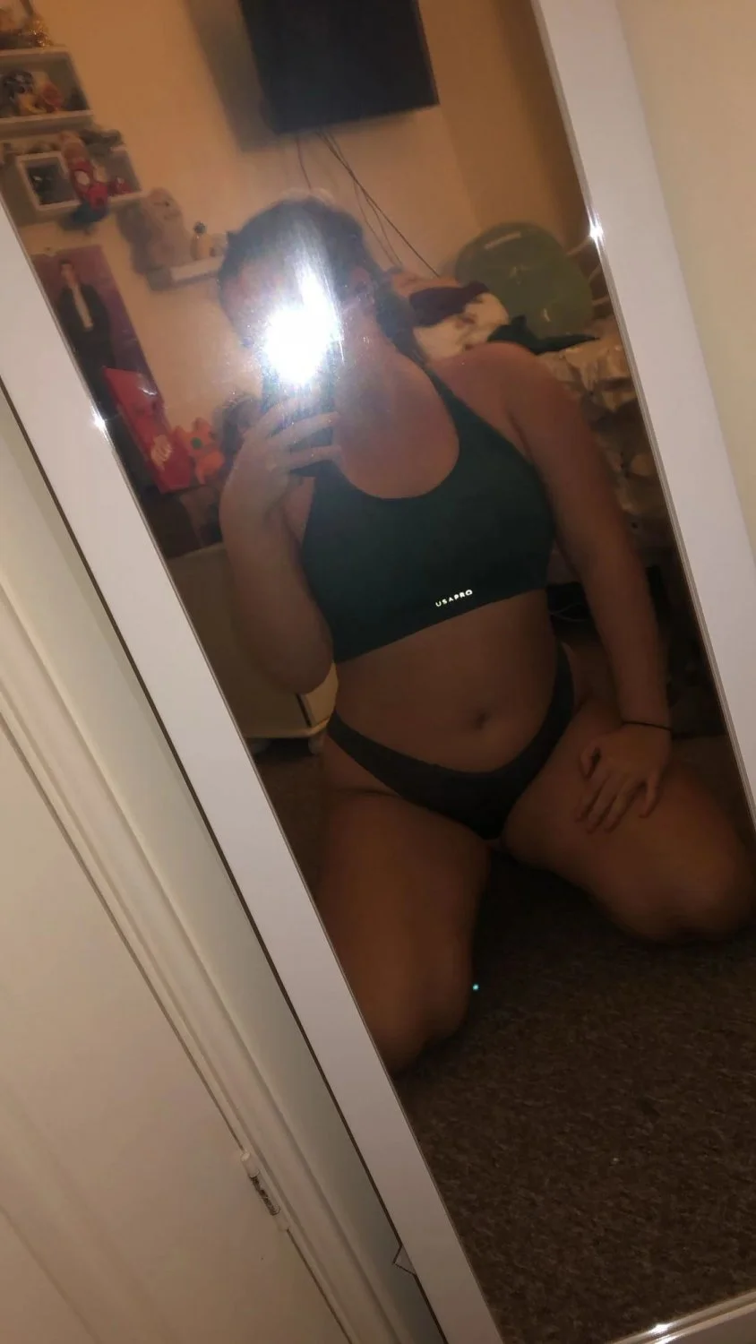 18 year old Nat from the UK wants to be exposed image 7