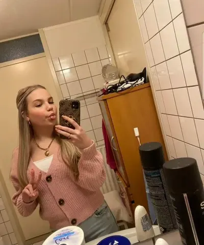 Hottie Julia cover image