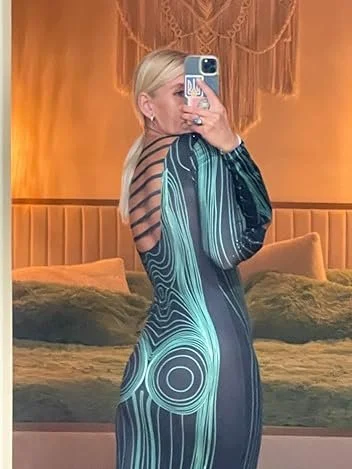 Outline Dresses Teasing People In Public image 28