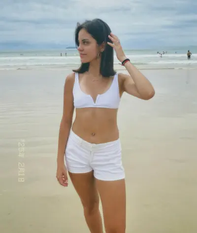 Opinião de vocês? Impressão minha más garotas meio pobres são bem gostosinhas cover image