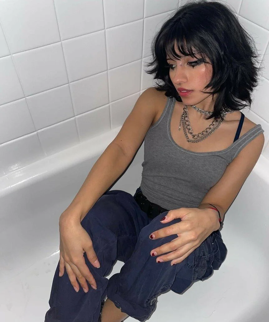 Puta deliciosa E-girl violent vira image 5