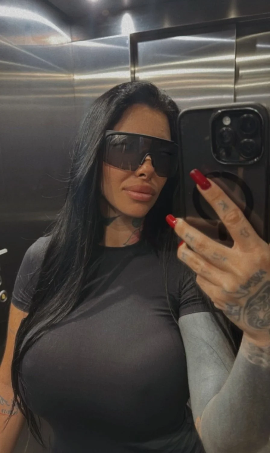Tatted slut main image