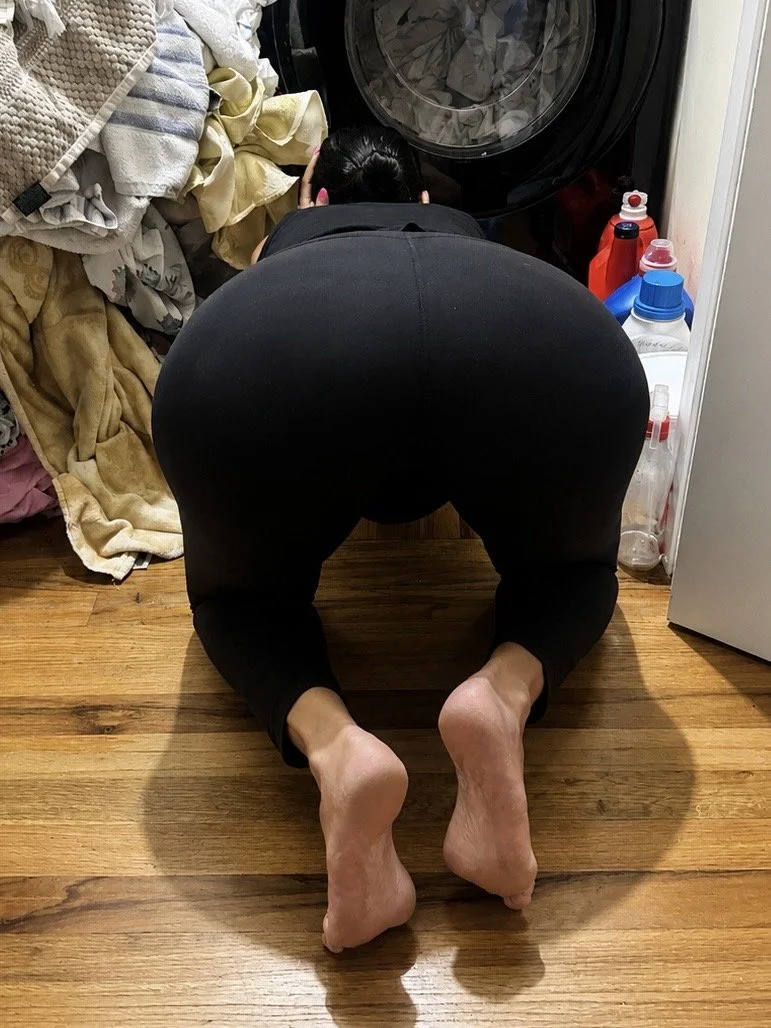 PAWG MILF DOING LAUNDRY image 2