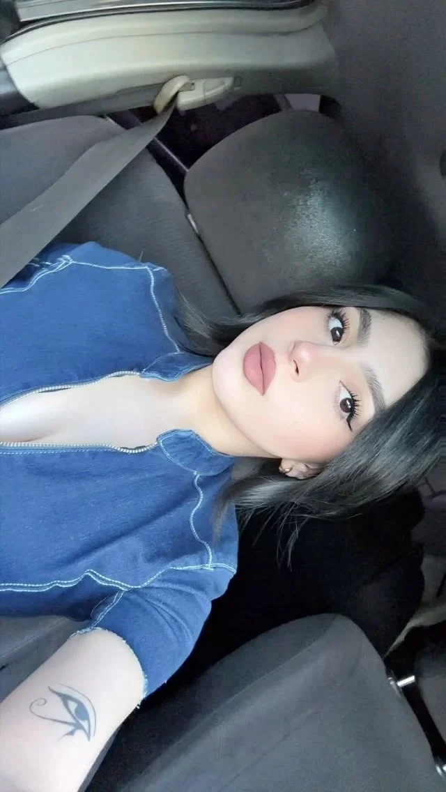 Díganme que le harian a esta pendeja y les mando mas image 2