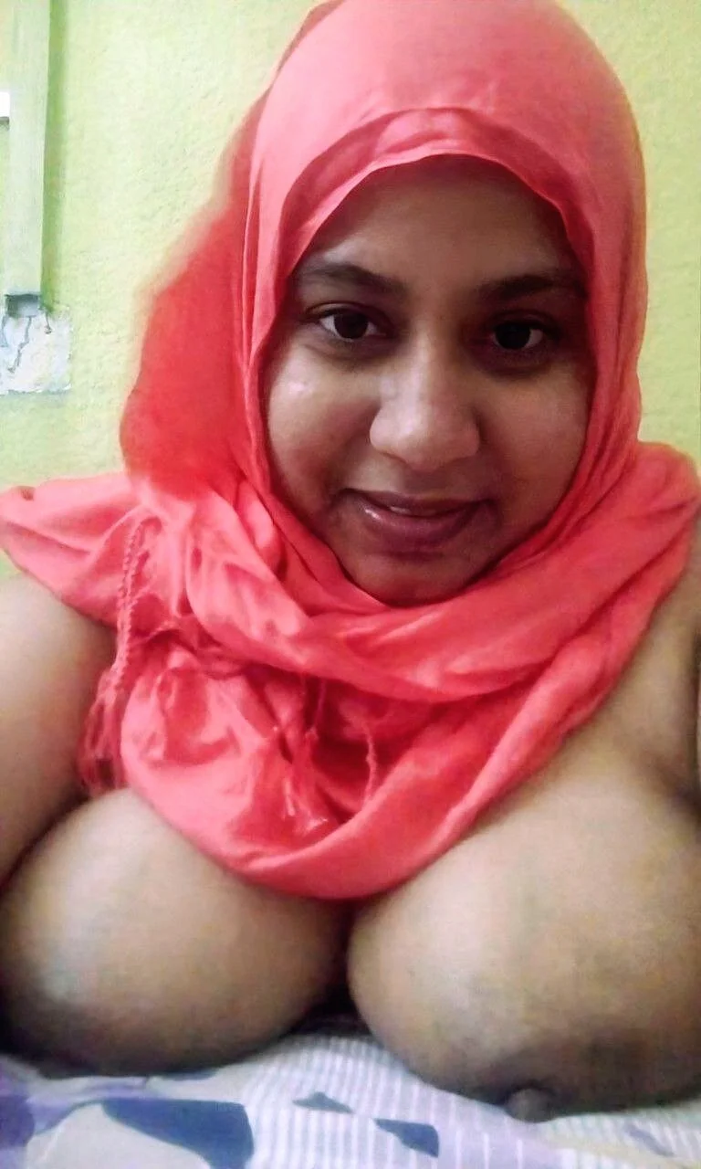 Muslim Piggy Lara image 2