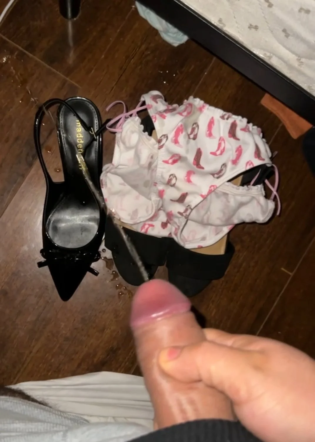 Pissing and cumming on my gf panties and heels image 4