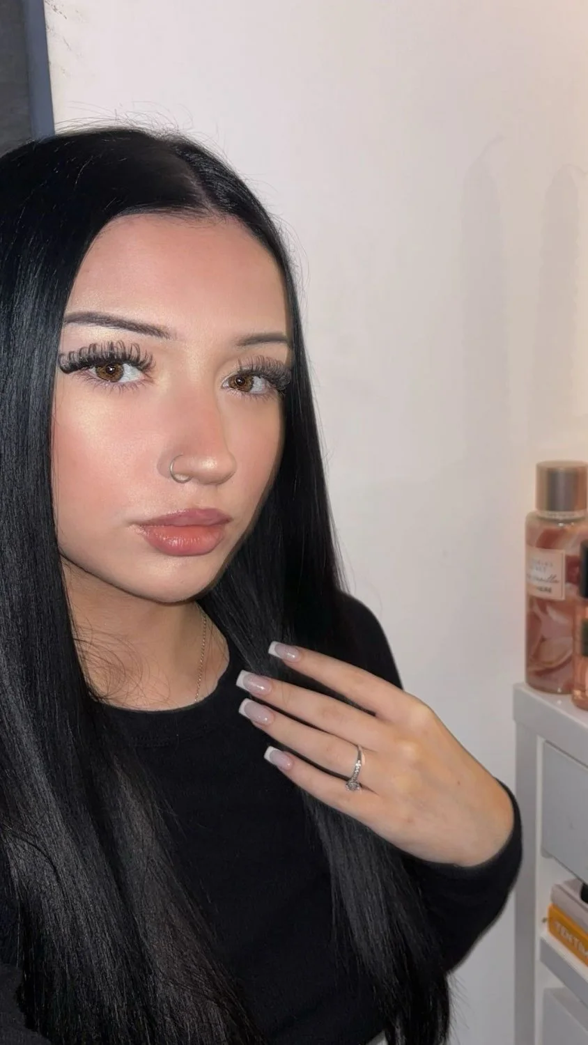 Barely legal teen girl main image