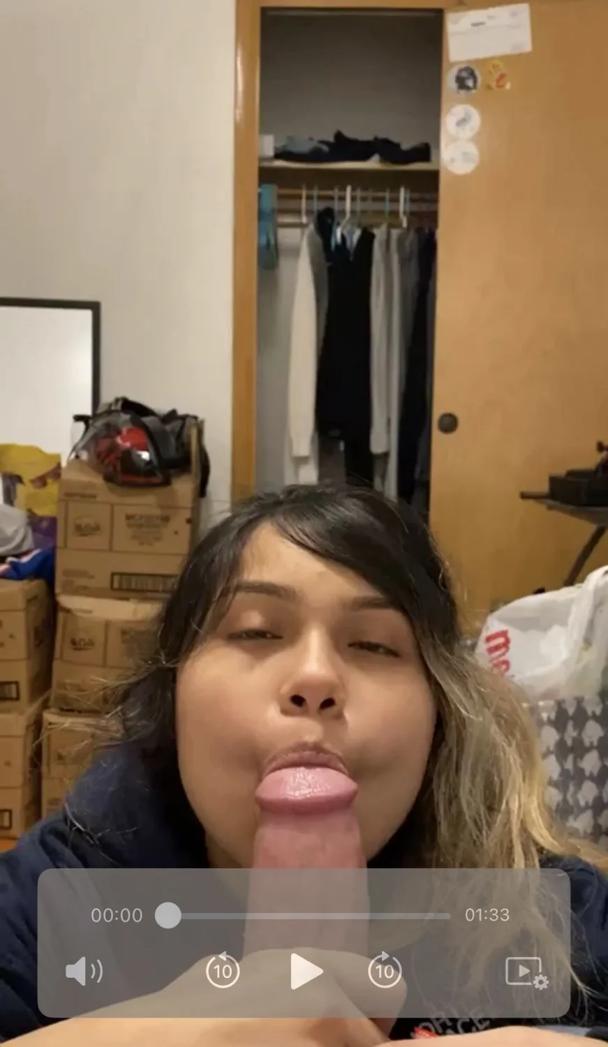 Chicago hotel manager Dm for nudes image 2