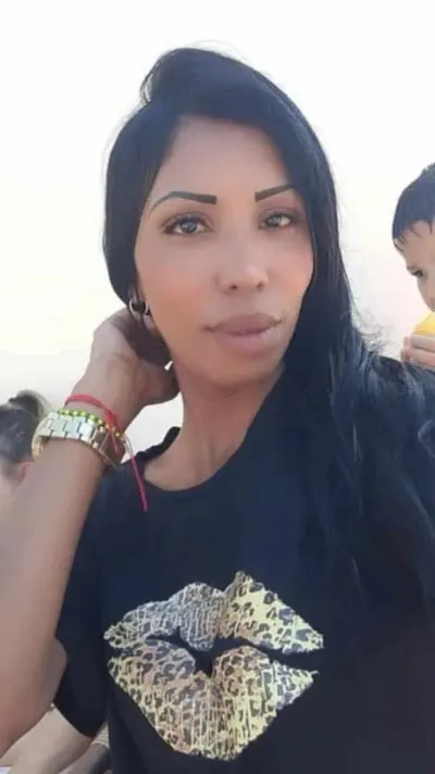 LES PRESENTO OTRA DE MIS NOVIAS CUANDO SINGAMOS ME MAMA EL BOLLO MUY RICO ES PUTÍSIMA cover image