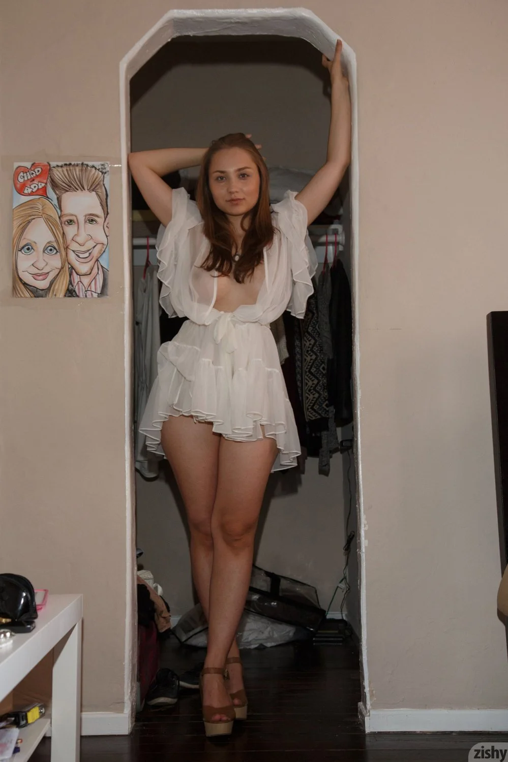 well-built Zuzanna Miros main image