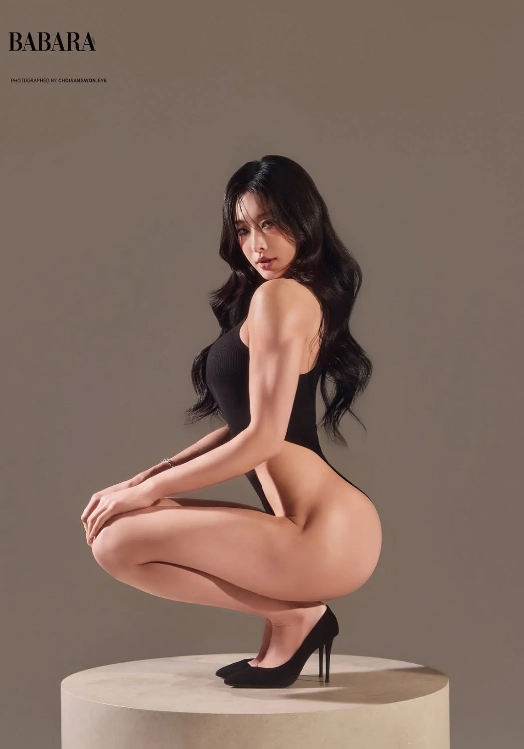 Korean fitness beauty with a body built to impress. image 11