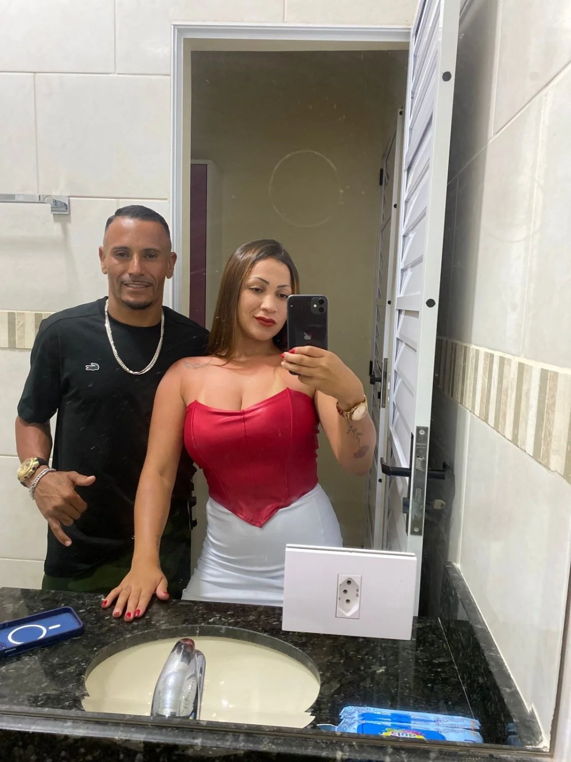 Casal gostosa mamando e fudendo gostoso image 5