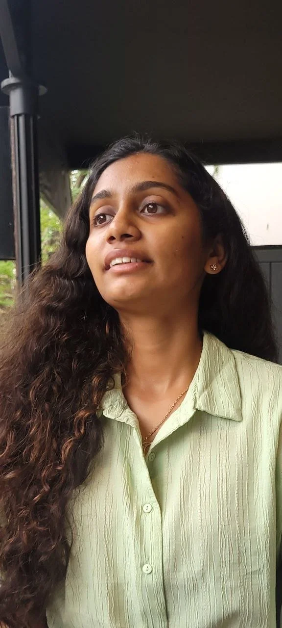 460 - Indian girl sucking dick image 2