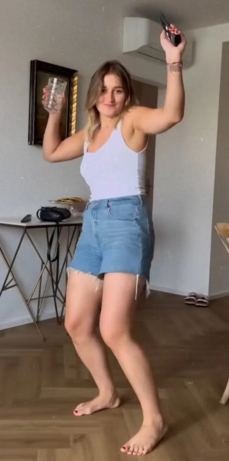 Maya the SLut image 9