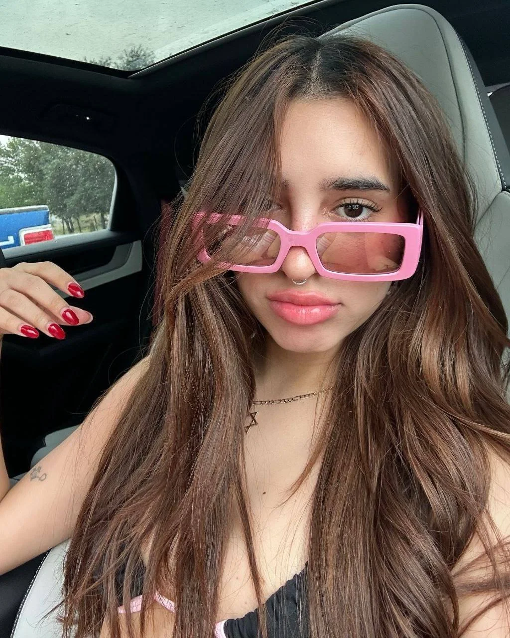 Domelipa filtrada enseñando sus tetas 😈🙏🔥🔥 main image