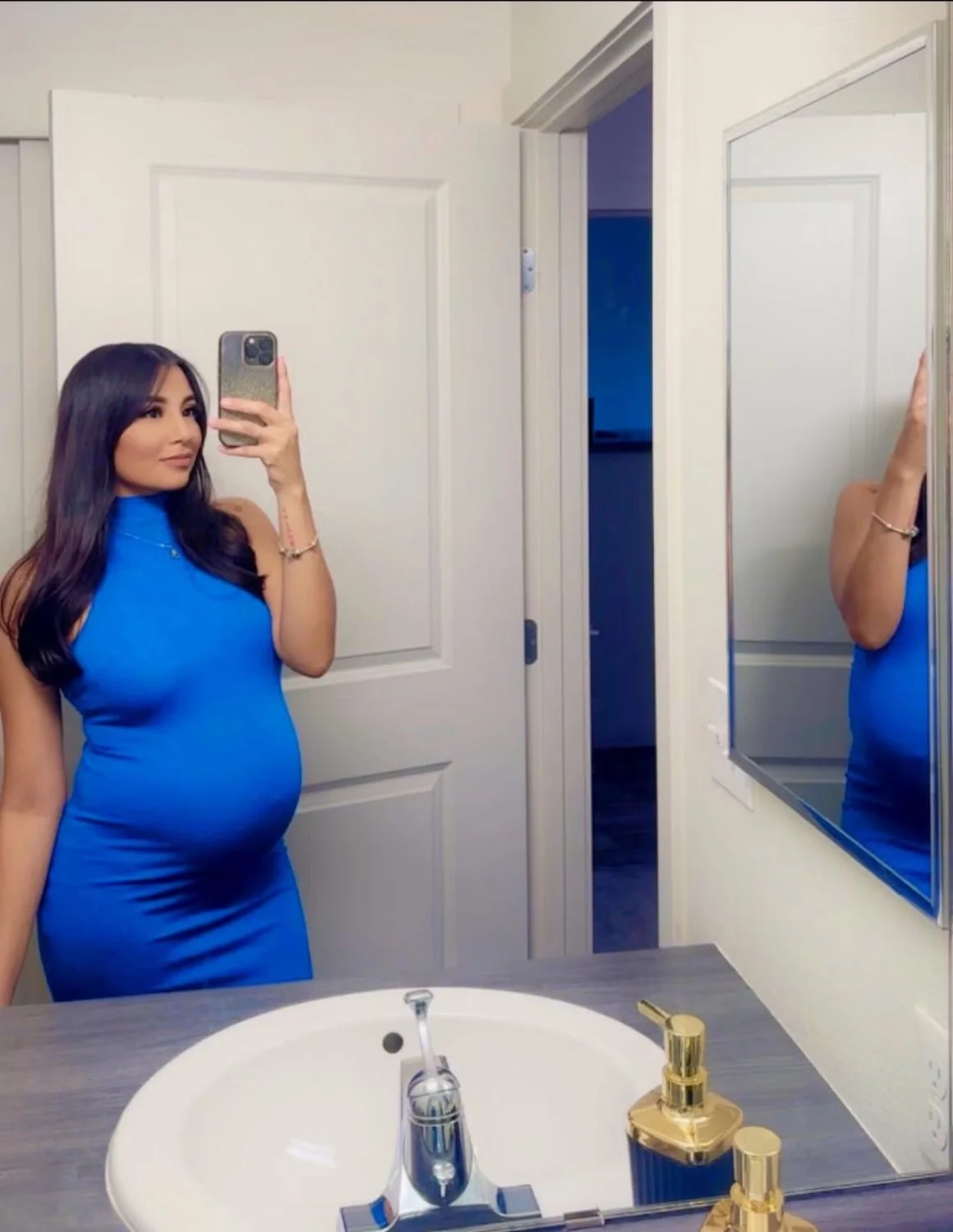 -friends hot pregnant wife- image 4