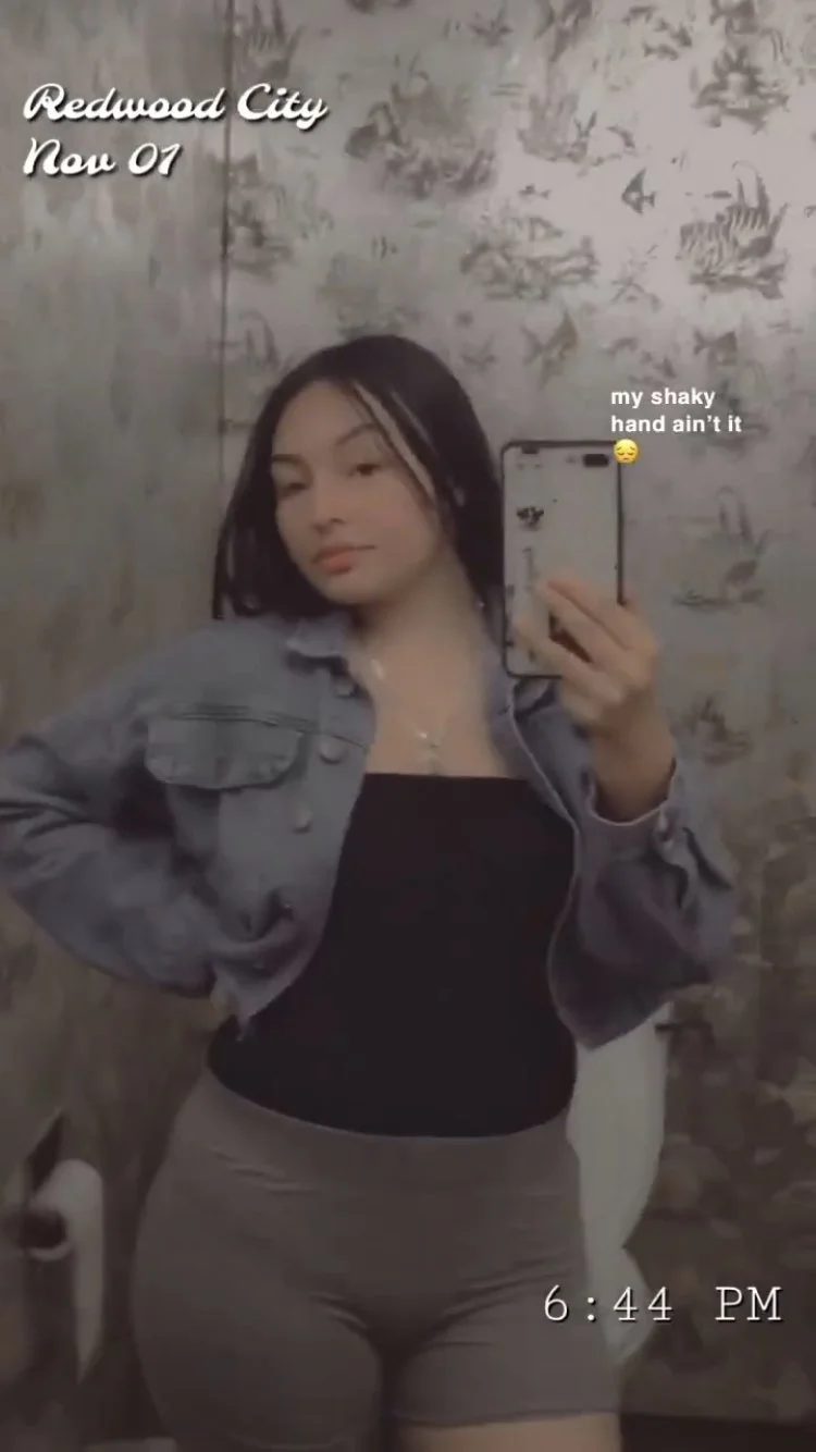 Brunette Snapchat Chick Diana image 2