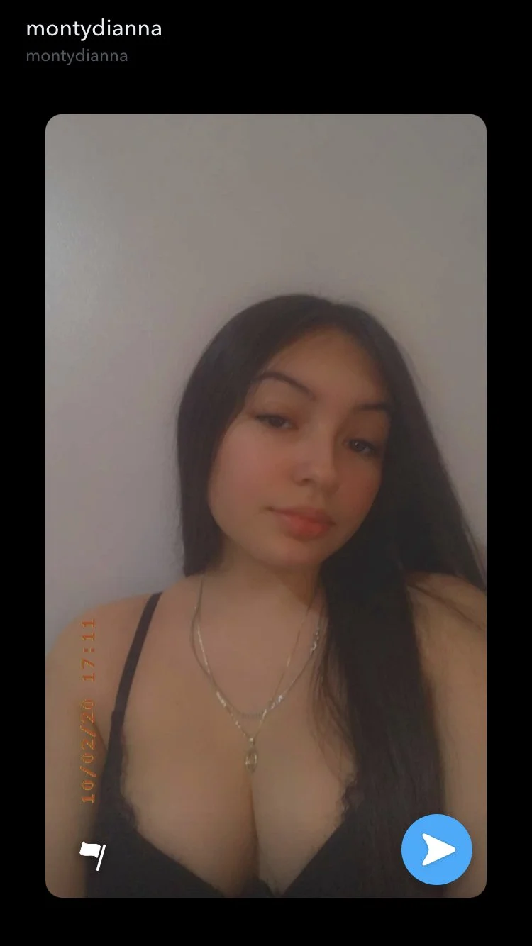 Brunette Snapchat Chick Diana image 5