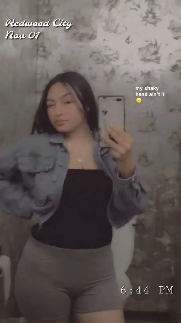Brunette Snapchat Chick Diana image 7
